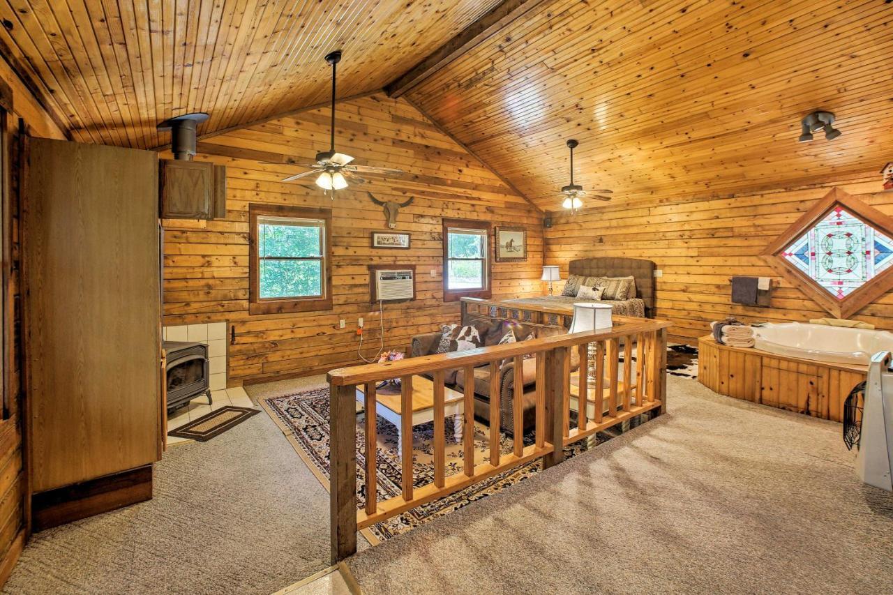 Secluded Studio 1 Mi To Thorncrown Chapel Eureka Springs Exteriör bild